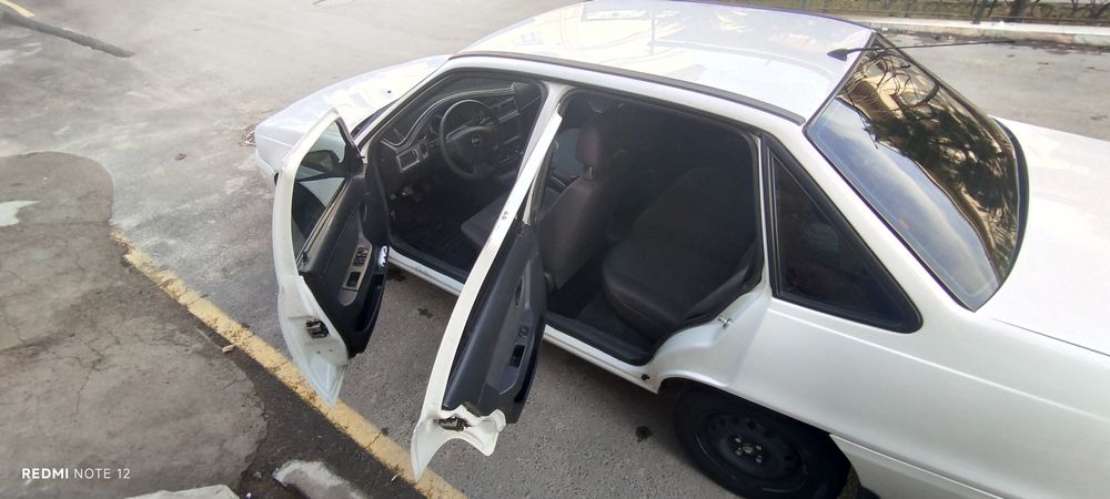 Nexia 2 cons sotiladi xolati yaxshi oʻzimi moshinam