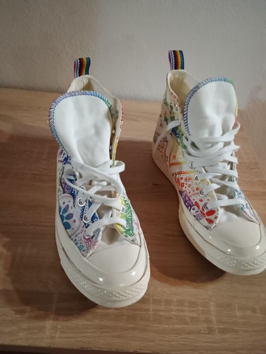 Bascheți Converse.