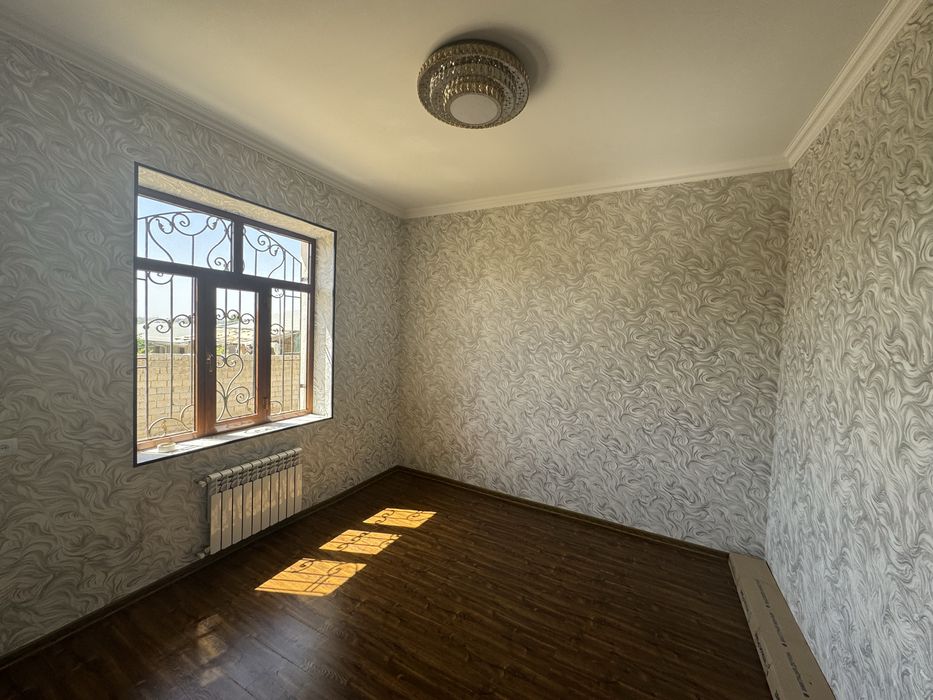 Yangi uchaska sotiladi pishkan gishdan qurilgan