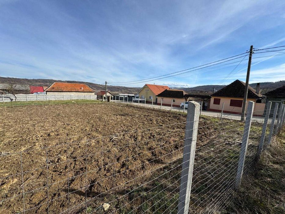 Vând teren intravilan în localitatea Copăcel, Bihor. 3082 mp