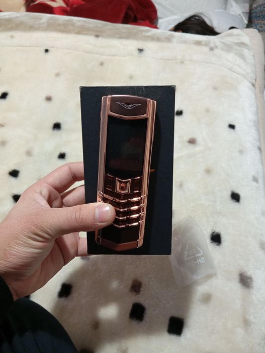 Vertu signature gold