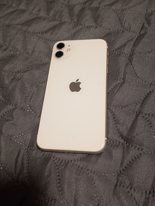 Iphone 11 /64 GB.