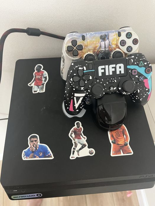 Продам пс 4 хорошее состаяние