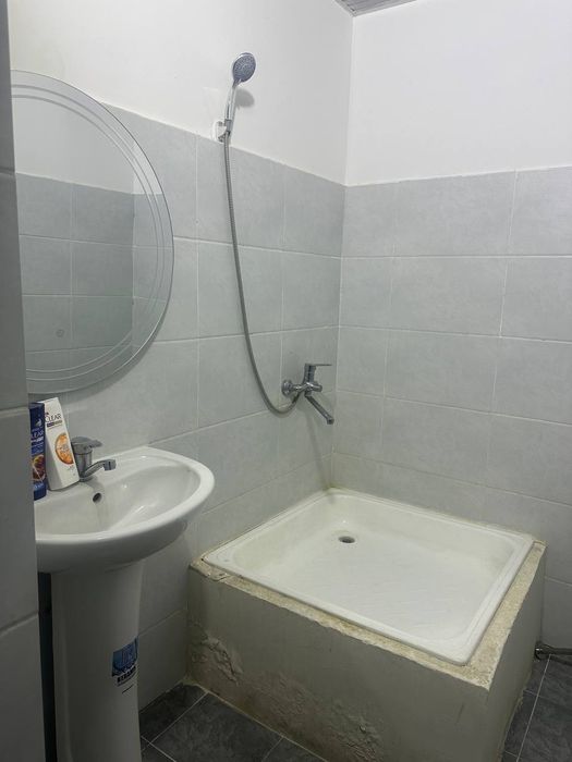 O'rta Chirchiq tumani Uyg'ur MFY Yoshlar ko‘chasida 2 xonali mebellang