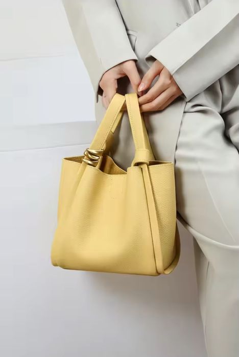 Дамска чанта от естесвена кожа, жълта