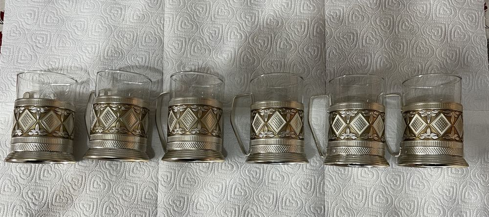 Pahare  in suport de aluminiu