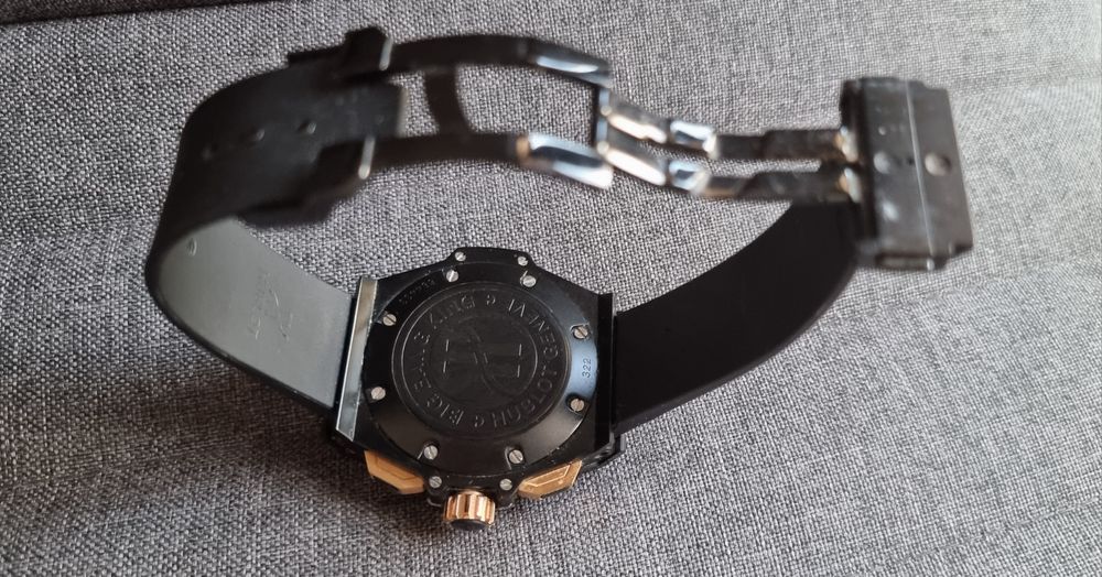 Часовник Хублот кварцов механизъм и с здрав метален корпус