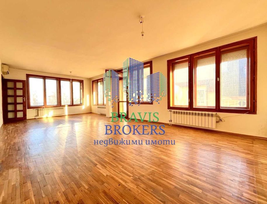 Продава се Четиристаен апартамент в Варна, Център - 123 кв.м за 1748 €/кв.м - Снимка #2