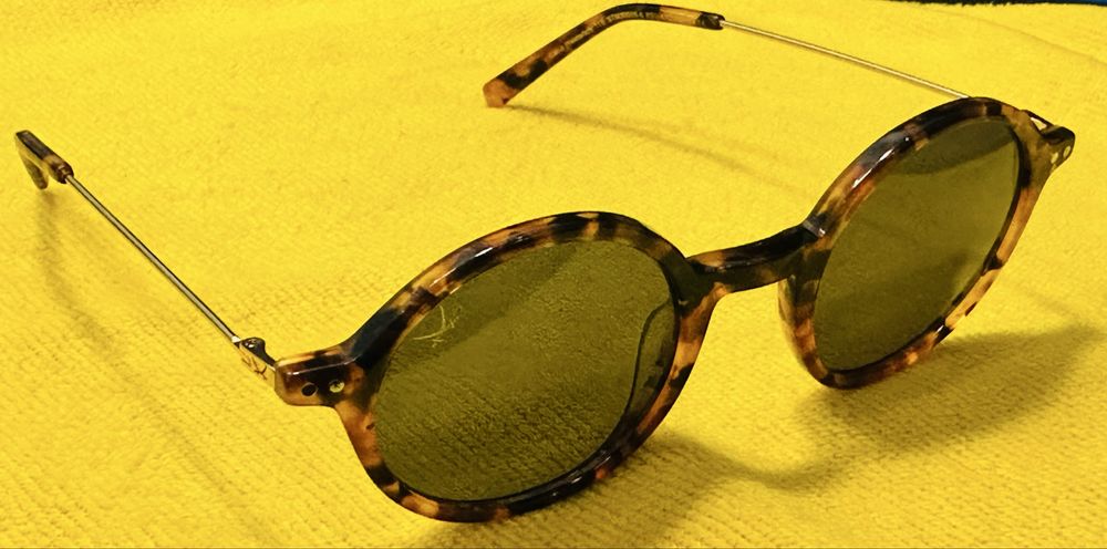 Vand Ochelari De Soare , damă