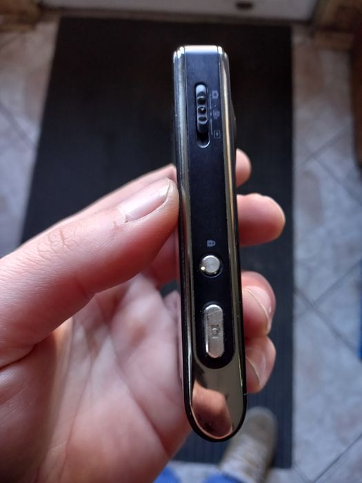 Vând Lg KU990i funcțional în romana, pt Colecționari sau Pasionați