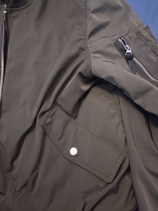 Зимно непромокаемо яке бомбър MANGO