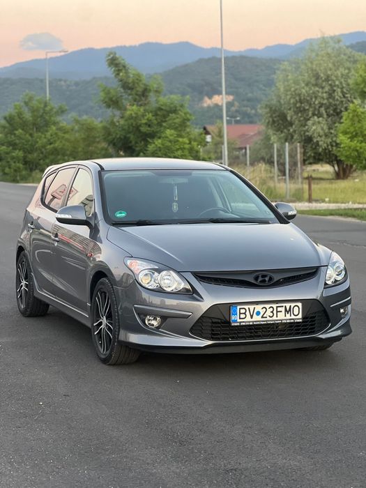 HYUNDAI i30 2012