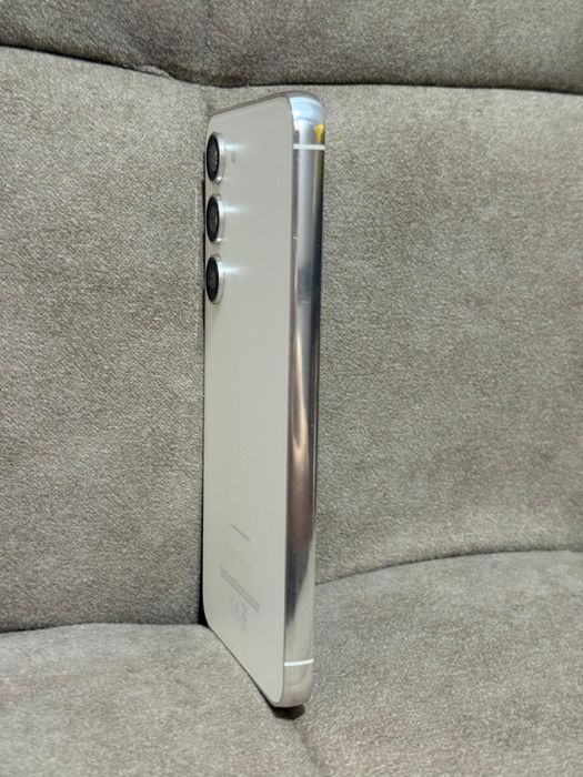 Продам Samsung s23