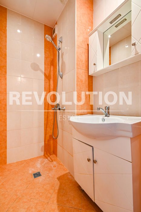 Дава се под наем Тристаен апартамент в София, Младост 1 - 88 кв.м за 700 € - Снимка #10