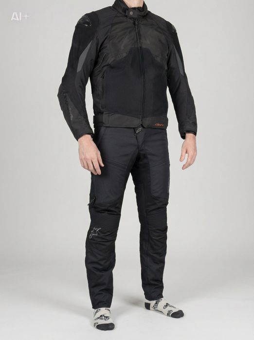 Vând echipament moto Alpinestars – stare foarte bună