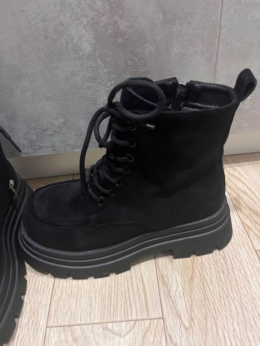 Продам зимние ботинки новые