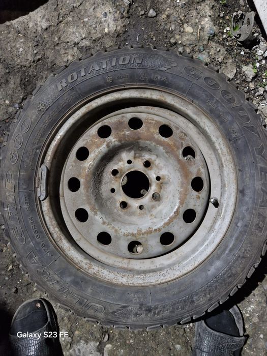 Продам зимний шины дисками 2шт
