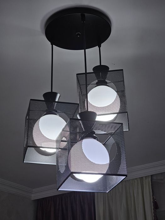 Продается люстры