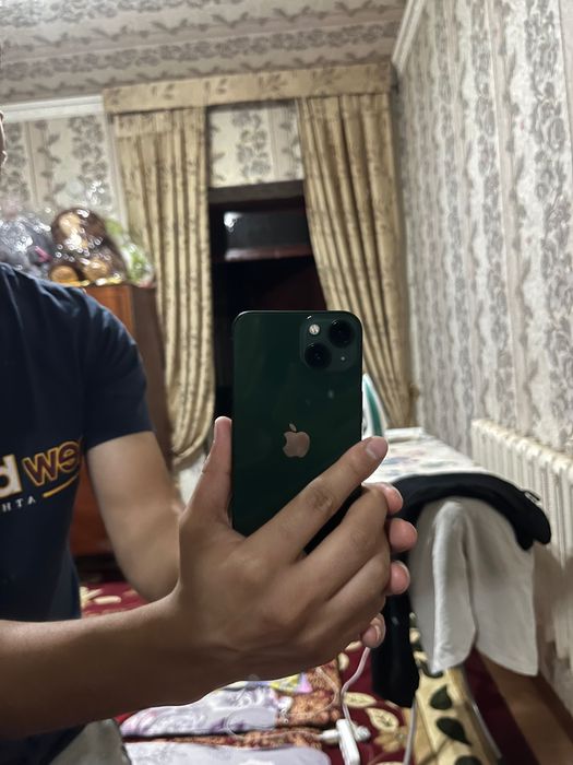 iPhone 13 зеленый цвет