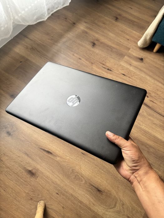 Hp 17,3” • i3 generatia 10• impecabil!