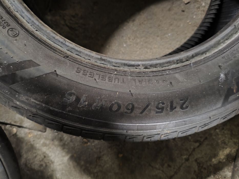 Пара шин 215 60 R 16