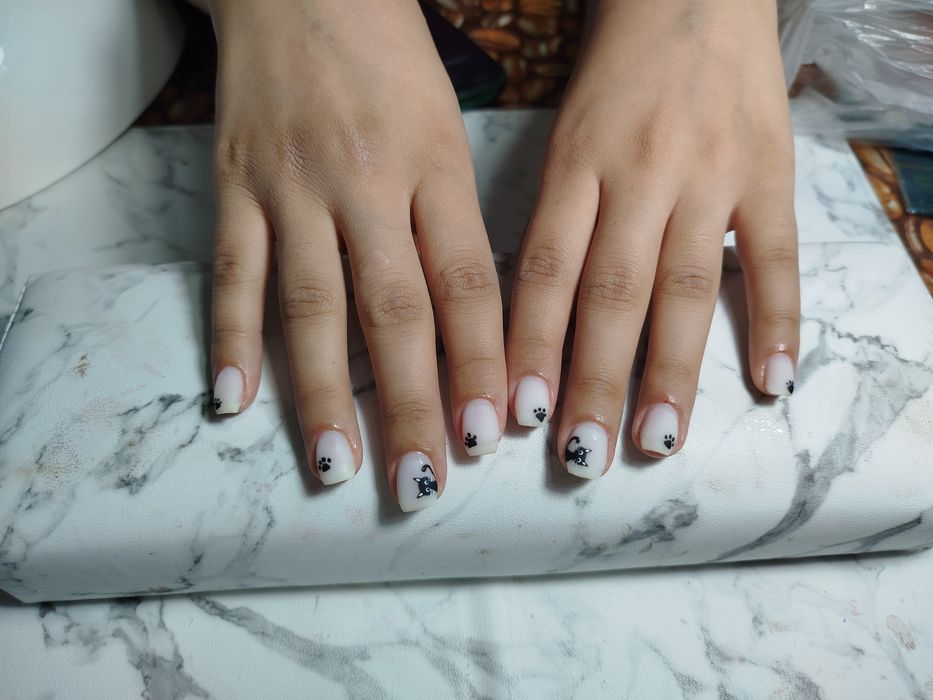 Маникюр/педикюр наращивание ногтей