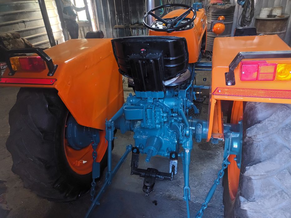 Vând tractoras fiat415 recondiționat de la cap la cap mai multe detali