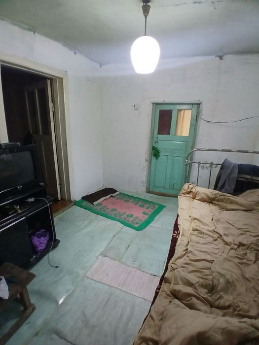 Уй сотилади.Ховли, 6 хона. Нархи келишилади!