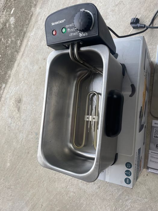 Vând Friteuza Inox Silver Crest 3L