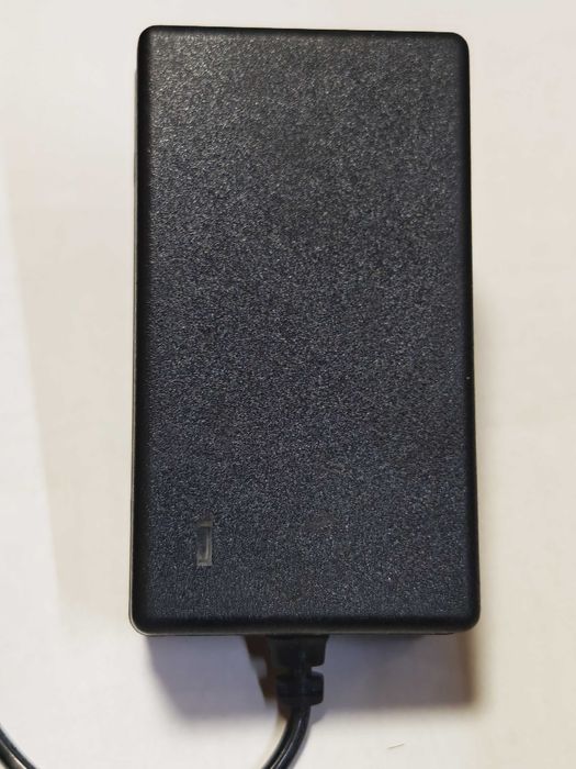 ЗАРЯДНО за 18V Акумулаторни батерии/уреди/инструменти 21V/0,8-2,0A