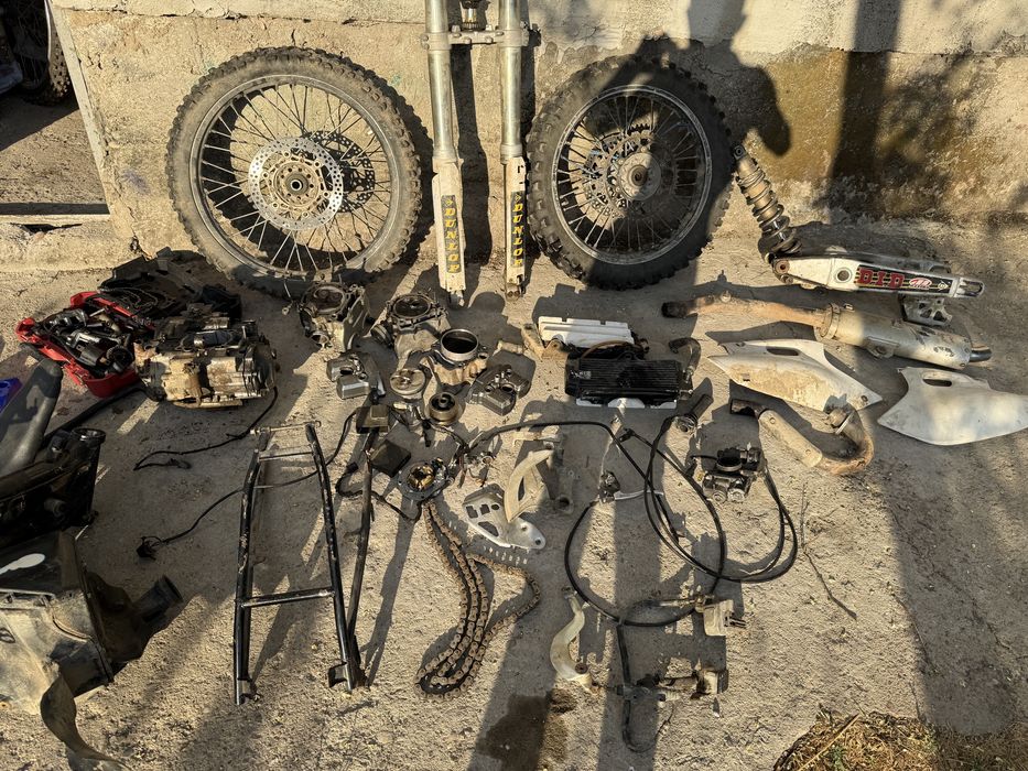 Yamaha yz400f на части