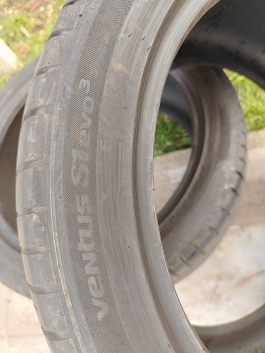 Гуми два броя 255/40/18