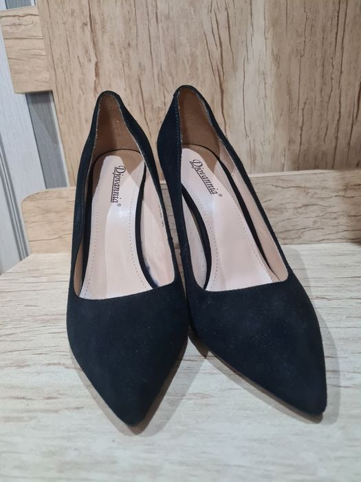 Продам туфли замшевые