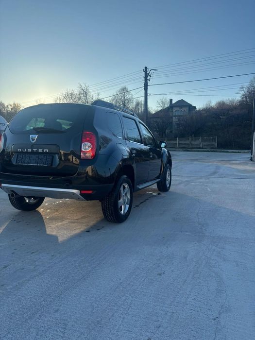 Vând Dacia Duster