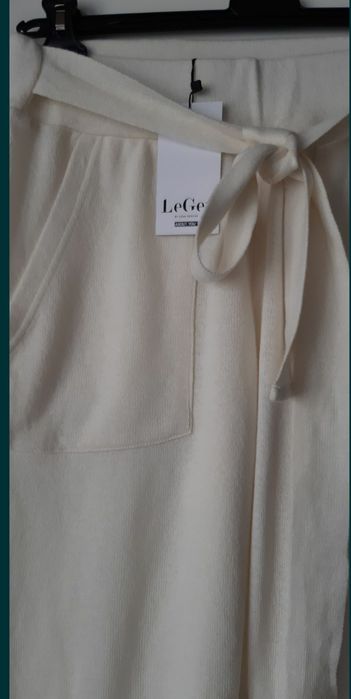 Costum LeGer,casmir si lana,nou cu eticheta,superb!