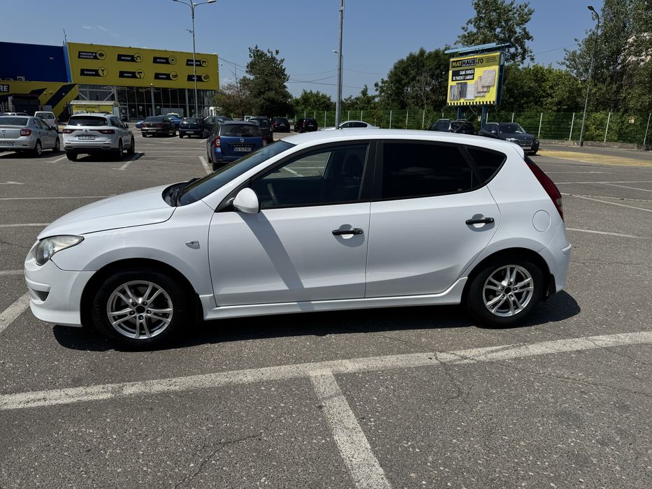 HYUNDAI i30 2011 — imagine 3
