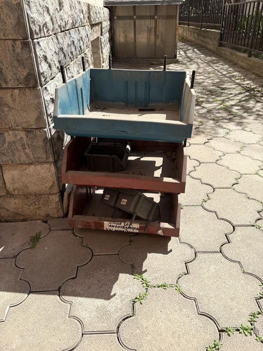 Продам полочки в офис