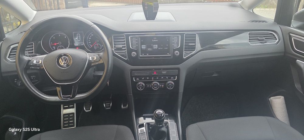 Vând Golf VII Sportvan