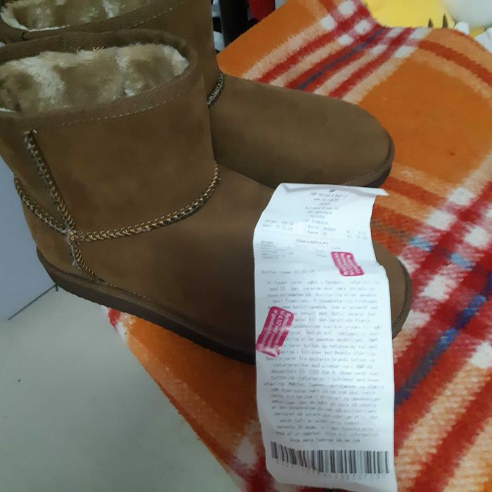 Ghete  stil UGG maro unisex 42 noiH&M piele intoarsa maro jumate pret