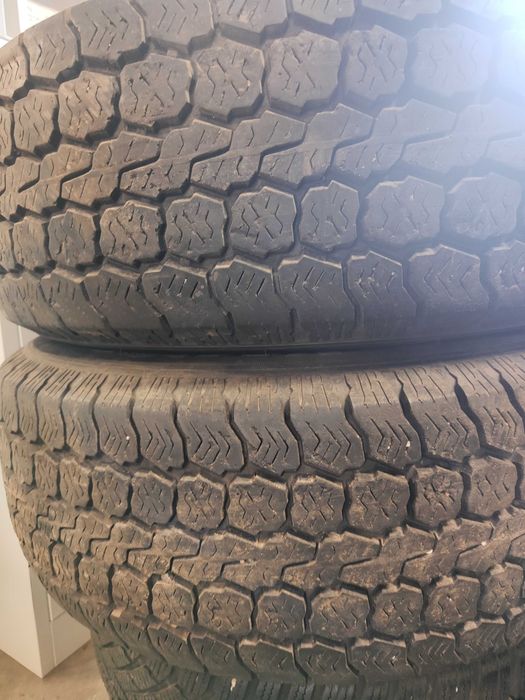 2бр.всесезонни гуми 235/65/16C Goodyear