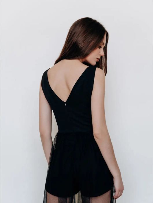 Чёрное вечернее платье