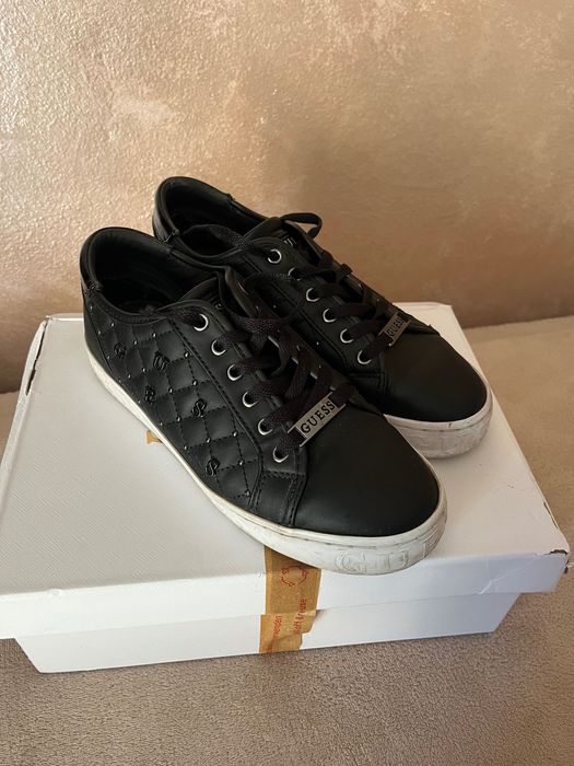 Обувки Guess Follie