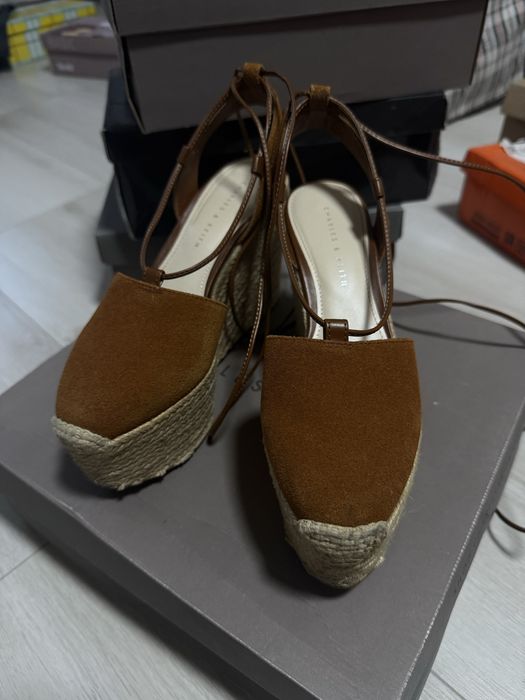 Продам обувь Charles&keith, 35 размер