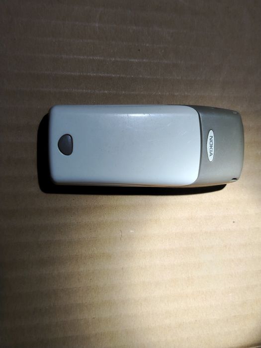 Nokia 2300 în stare bună. Are și incarcator. Telefon de colectie