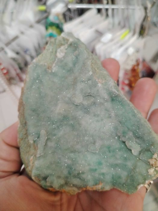 Рядък зелен микрокристален кварц от Мадан