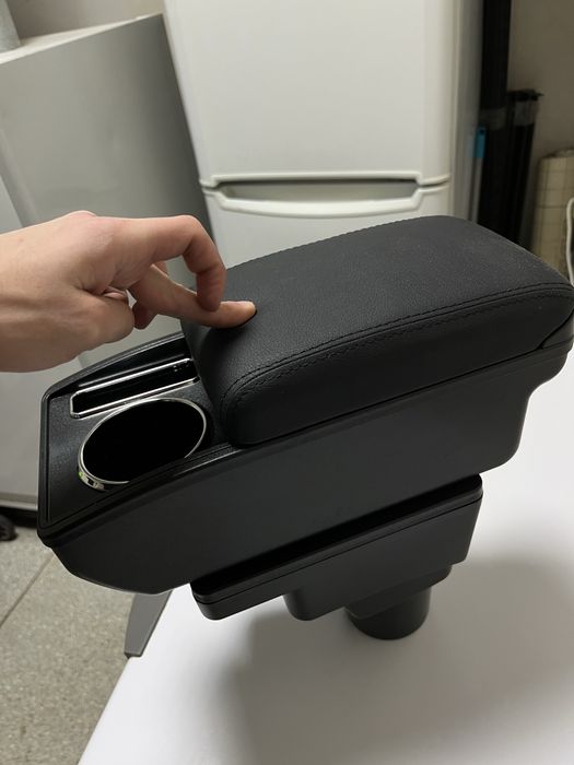 Подлокотник для автомобиля