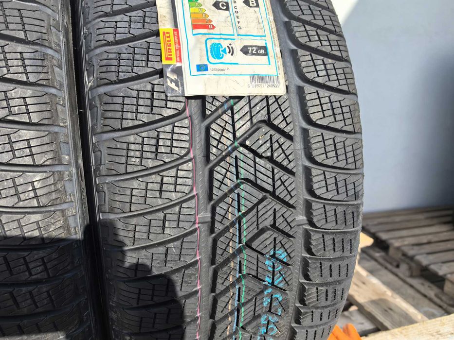 255/40/21 Пирели ДОТ 2020 г - Чисто Нови