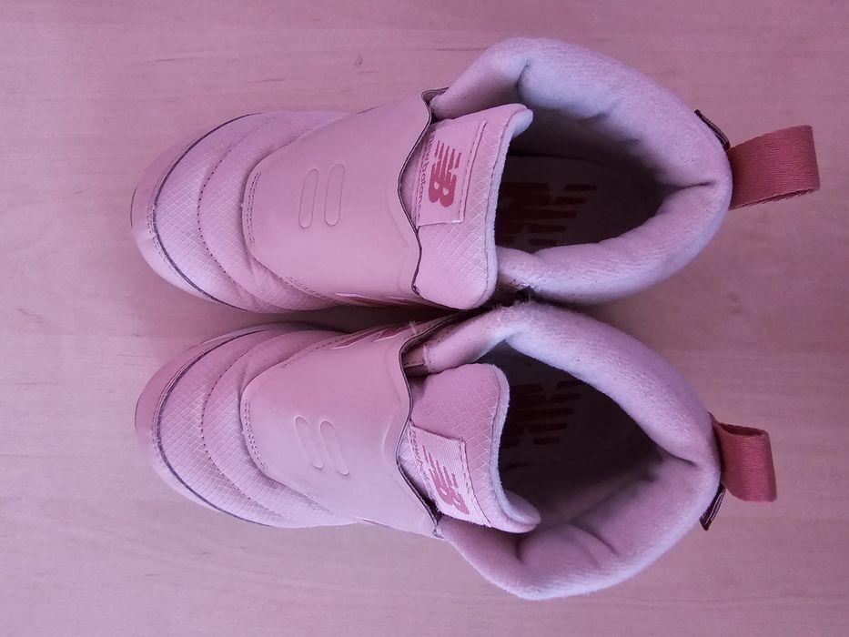 Боти New Balance номер 35