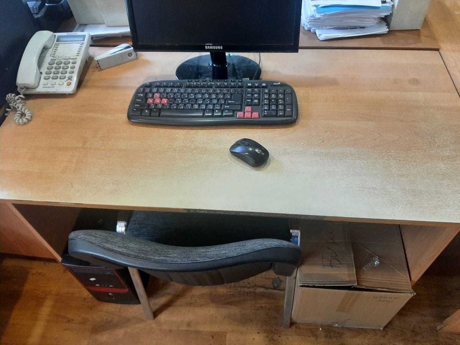 офисная мебель б/у , столы