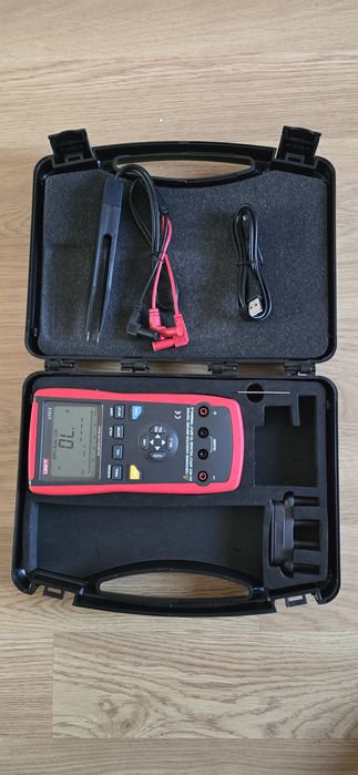 Multimetru RLC UNI-T UT612, inductanță 20mH-2000H, capacitate 200pF-2